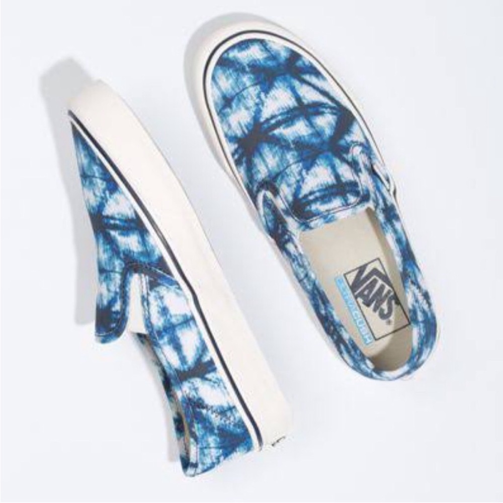 VANS Indigo Blue and Antique White Tie-Dye Slip-On Slide Tennis Shoes (Unisex)